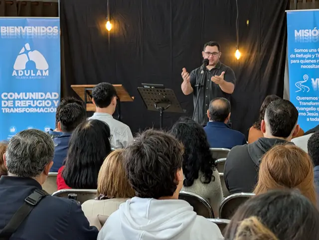 Alabanza en la reunión de domingo